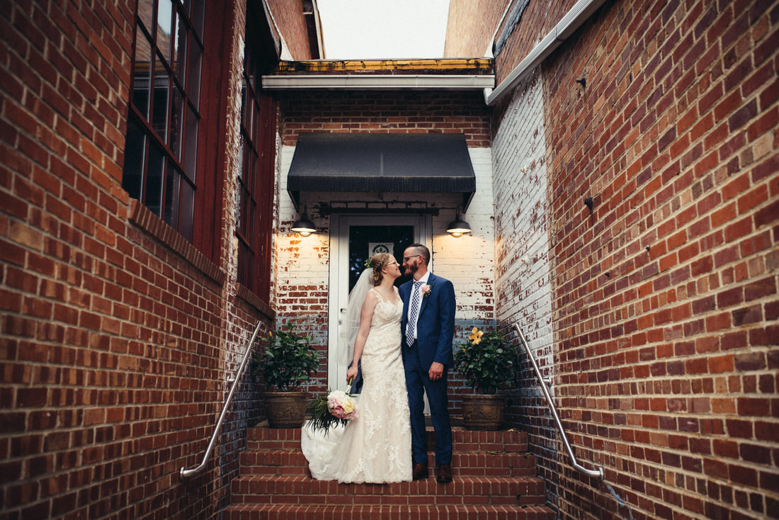 VICTORIA AND DAVE (THREE REGIONS PHOTOGRAPHY)
